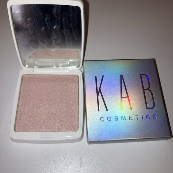 KAB Cosmetics - Pressed Glow Powder - BALLET SLIPPER BRAND NEW IN BOX - Picture 1 of 4